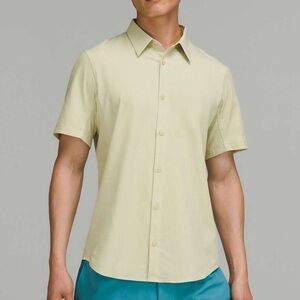 Lululemon Men’s Airing Short Sleeve Button Down